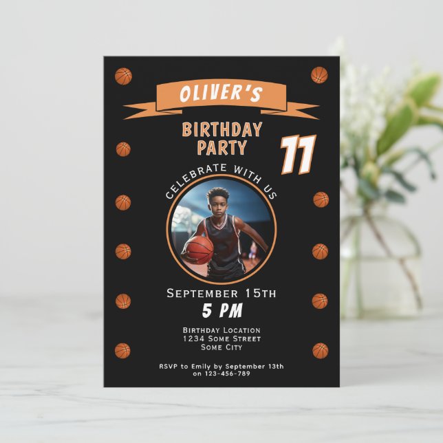 Convite Foto de Aniversário do Esportes de Basquete Modern (Em pé/Frente)