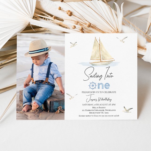 Convite Foto De Barco De Velas Azul Navegando Em Um primei (Simple Sailing into One 1st Birthday Invitation Boy, Photo Nautical Themed First Birthday Invite)