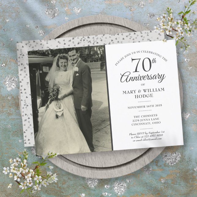 Convite Foto de casamento com confetes de coração para o 7 (70th Anniversary Love Heart Confetti Wedding Photo Invitation)