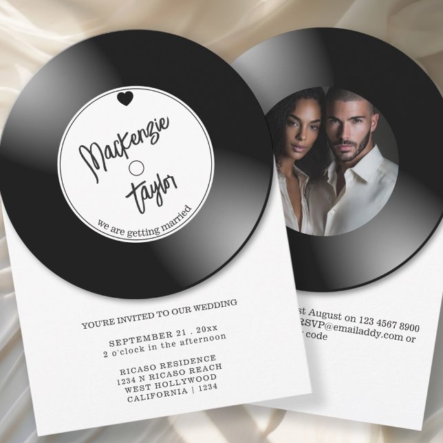 Convite Foto de Casamento com Disco de Vinil Retrô (Retro Vinyl Record Photo Wedding Invitation by Ricaso. Novelty music lover wedding collection)