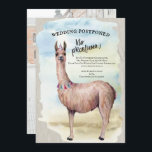 Convite Foto de casamento Funny Llama adiada Alteração de<br><div class="desc">Adicione alguma leveza divertida à situação com uma lhama engraçada que diz "sem problemas". Design de aquarela com lama fofo e adorável. Adicione um noivado ou uma foto de casal divertida na parte traseira. Alterar texto para outros eventos. Também pode ser usado para novas datas, atualizações e etc. Diga aos...</div>
