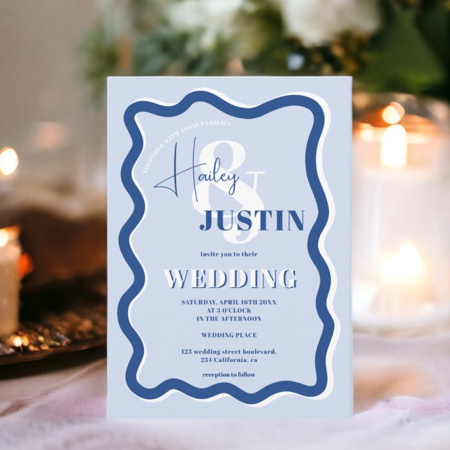Convite Foto de casamento ondulada do rabo azul retrógrado (Retro blue curve squiggle wavy wedding photo invitation)