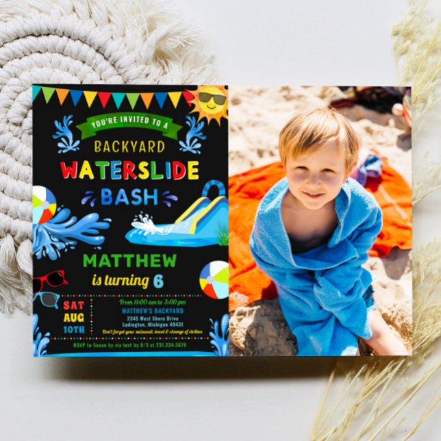 Convite Foto de Festa de aniversário Waterslide Bash Summe (Waterslide Bash Summer Boy Birthday Party Photo Invitation)