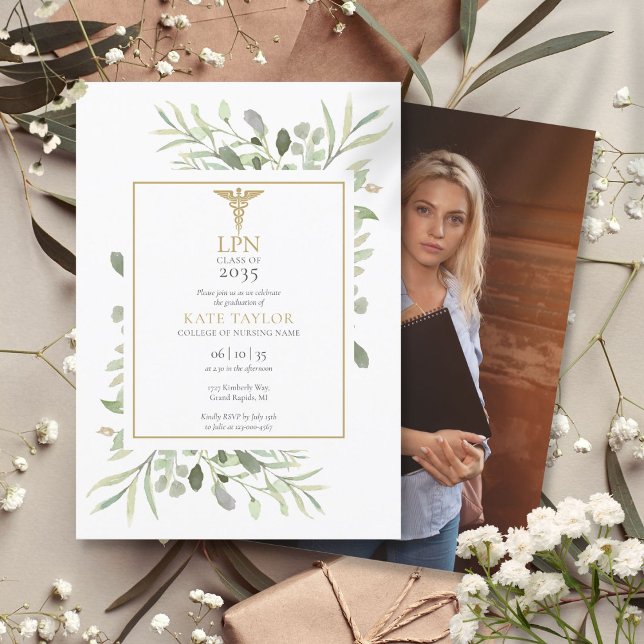 Convite Foto de Festa de formatura Greenery Enfermeira LPN (LPN Nurse Greenery Graduation Party Photo Invitation)
