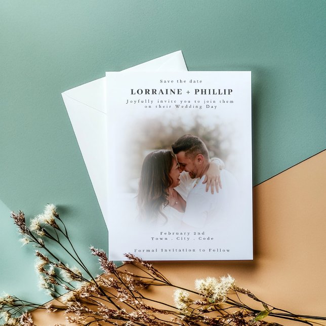 Convite Foto de foco suave Salve a data (Soft focus color photo romantic save the date card.)
