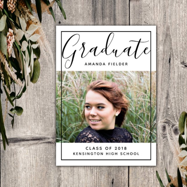 Convite Foto de Graduação com Quadro Moderno | Preto (Black Modern Framed Graduation Photo Announcement)