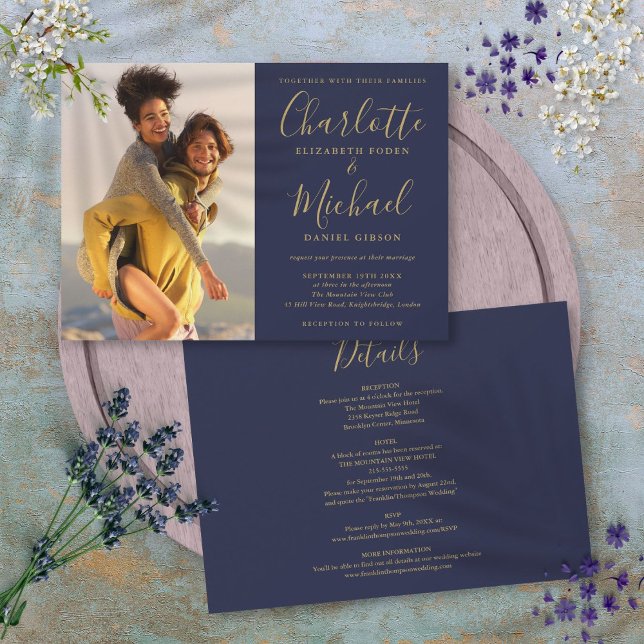 Convite Foto De marinho Azul E Dourado Casamento De Script (Navy Blue And Gold Script Photo Wedding All In One Invitation)