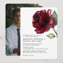 Foto de Rosa Vermelha Profunda em Aquarela Minimal