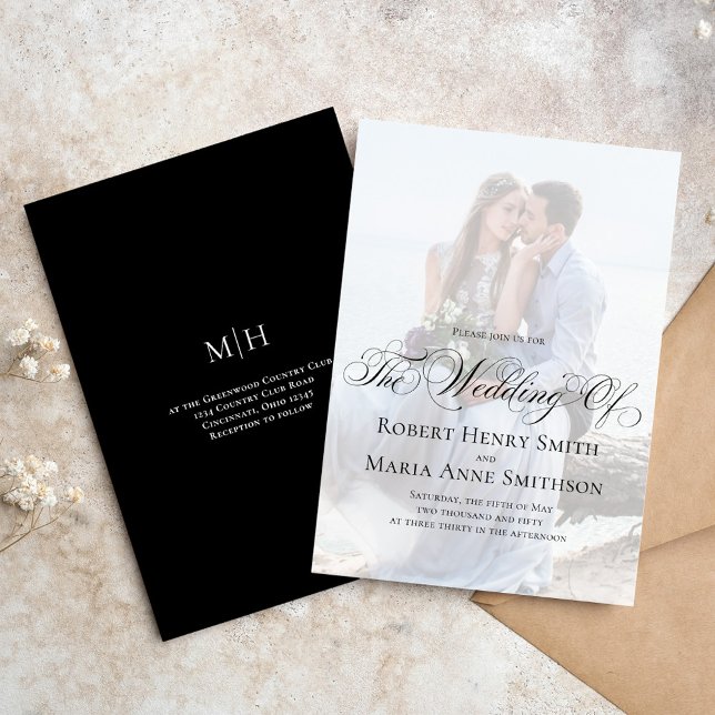 Convite Foto de Script de Caligrafia Elegante Preto e Bran (Elegant Black and White Calligraphy Script photo Wedding invitation)