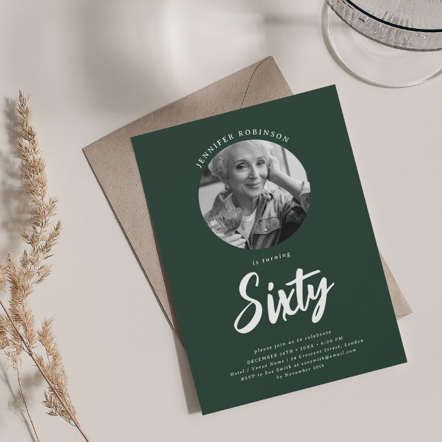 Convite Foto de Script Minimalista 60th Birthday Emerald (Minimalist Script Photo 60th Birthday Emerald Invitation)