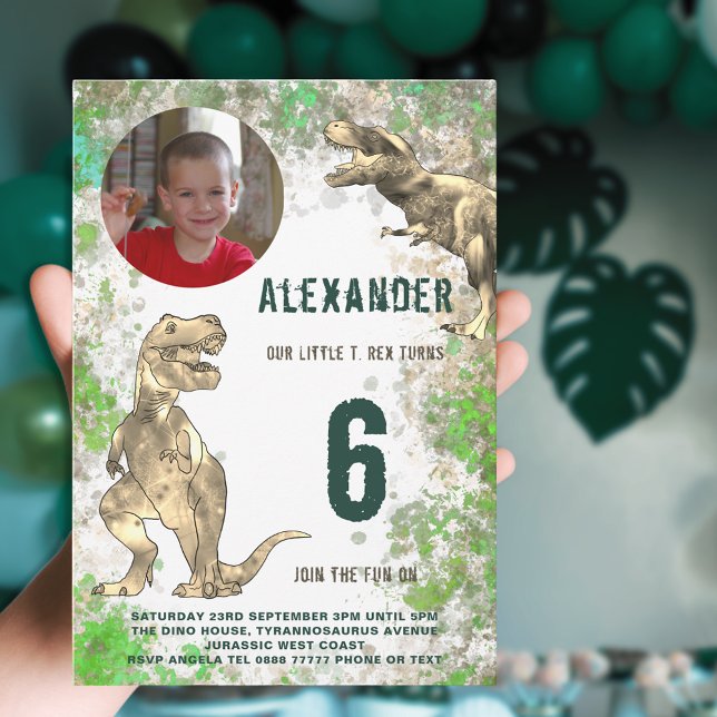 Convite Foto do Aniversário do Dinossauro T-Rex (Dinosaur T-Rex 6th birthday party photo invitation watercolor green and brown )