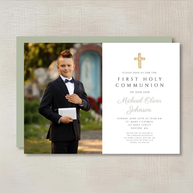 Convite Foto do Garoto da Cruz Verde Sage Primeira Comunhã (Sage Green Cross Photo Boy First Communion Invitation)