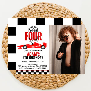 Convite Foto do menino no 4º aniversário com carro de corr