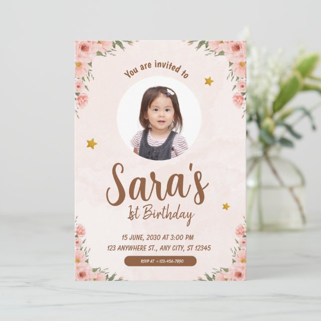 Convite Foto do primeiro aniversario de Flor de Água bege  (Em pé/Frente)