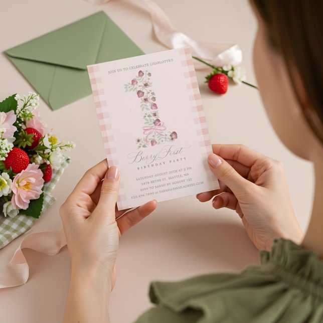 Convite Foto do Primeiro Aniversário do primeiro aniversar (Strawberry 1st Birthday Berry First Birthday Photo Invitation (Front))