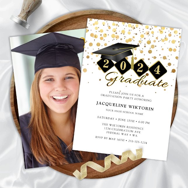 Convite Foto Dourada do Boné de formatura Clássico (Classic Graduation Cap Black Gold Photo Invitation)