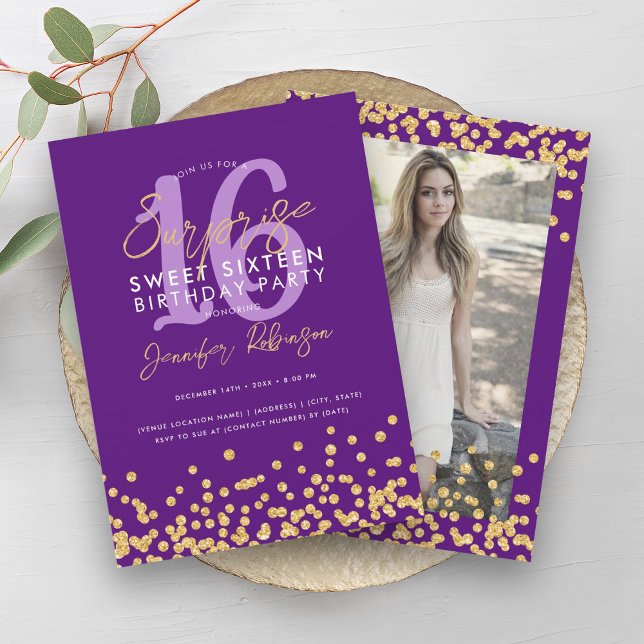 Convite Foto Dourada Roxa Surpresa de Brilho 16 (Purple Gold Glitter Photo Surprise Sweet 16 Invitation)