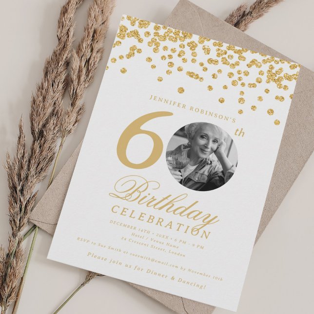 Convite Foto Elegante 60º aniversário Dourado Confetti (Elegant Photo 60th Birthday Gold Confetti Invitation)
