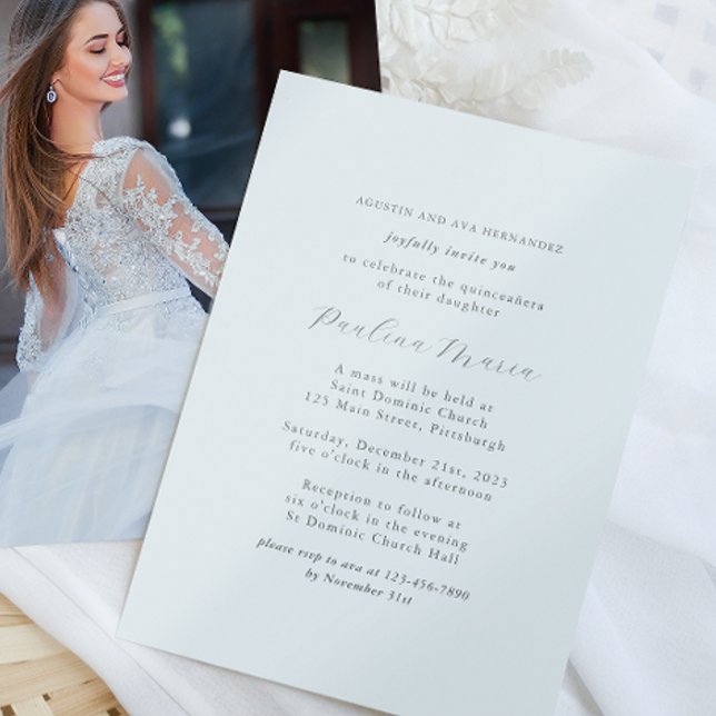 Convite Foto Elegante de Quinceañera Religiosa Formal (Formal and elegant blue quinceanera photo invitation.)