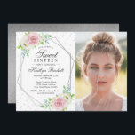Convite Foto Floral Foto Chic Silver Foto Floral Doce 16 A<br><div class="desc">Celebre em estilo com estes na moda e muito tenentes convites de aniversário geométricos 16 florais de folha prateada. Esta design é fácil de personalizar com a sua redação de eventos especiais e seus convidados ficarão entusiasmados quando receberem estes convites fabulosos.</div>
