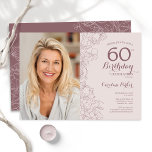 Convite Foto Floral Rosa Elegante 60º Aniversário<br><div class="desc">Elegante e empoeirado pincel rosa e convite de aniversário floral mauve 60º com sua foto na frente do cartão. Design minimalista moderno com desenhos botânicos em destaque e letra de script de tipografia. Simples trendy convida cartão perfeito para uma festa de na moda. Pode ser personalizado para qualquer idade. Impressos...</div>