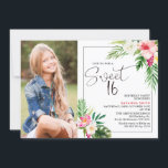 Convite Foto Floral Tropical Moderna Doce 16 Aniversário<br><div class="desc">Foto Floral Tropical Moderna 16 Aniversário Doce 16 Aniversário Convite floral tropical de Verão Doce e colorido convite de 16 anos com dois adoráveis arranjos florais com flores de hibisco e folhagem tropical. Este doce convite de 16 anos também apresenta uma fotografia e uma imagem de cabeçalho da caligrafia moderna...</div>