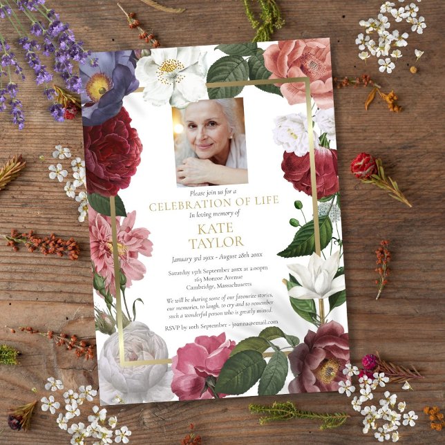 Convite Foto Funeral Floral do rosa Celebração da Vida (Roses Floral Funeral Photo Celebration of Life Invitation)