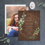 Convite Foto Geométrica De Cobre Da Madeira Eucalyptus<br><div class="desc">Moderno e moderno, este design de convite de casamento rústico apresenta um falso geométrico de cobre embelezado com uma aquarela de eucalipto verde, sobre uma textura falsa de celeiro de madeira. Os nomes dos casais e alguns detalhes do casamento estão em uma cor de cobre equivalente. A parte traseira da...</div>