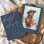 Convite Foto minimalista de script azul do Marinho chá de<br><div class="desc">Chá de panela azul e Elegante Dourado e Elegante e Moderno com Foto no outono de Trás,  Inverno,  Primavera ou Convites de Verão - inclui uma magnífica e elegante tipografia de roteiro para a celebração especial da Noiva Ser pré - Casamento.</div>