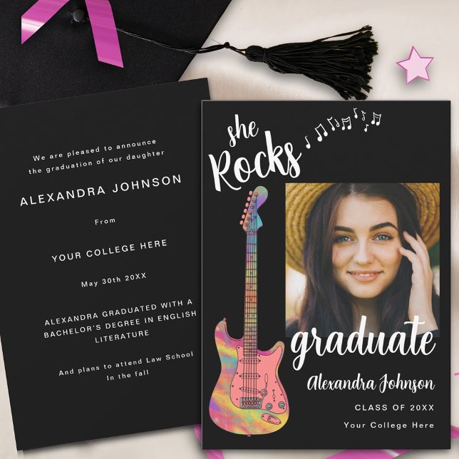 Convite Foto Moderna de Formatura em Preto e Branco com Gu (Fun Pink guitar graduate photo Black and white stylish script Graduation announcement card)