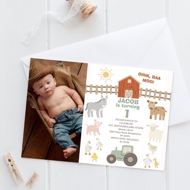 Convite Foto Moderna Foto Verde Trator 1 rua Fazenda Anive (Boys green tractor farm first birthday invitation featuring various farm animals and red barn. )