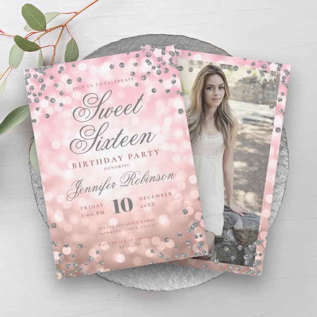Convite Foto Prateada das Luzes Douradas do Elegante, Swee (Elegant Rose Gold Lights Silver Photo Sweet 16 Invitation)