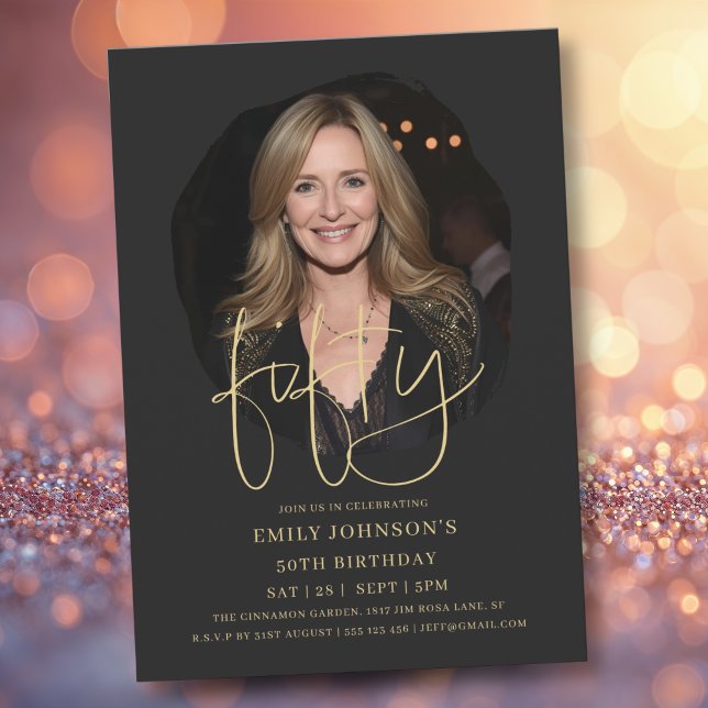 Convite Foto preta e Dourada Script 50º aniversário (Photo Black and Gold Script 50th Birthday Invitation)
