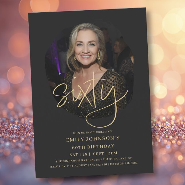 Convite Foto preta e Dourada Script 60º aniversário (Photo Black and Gold Script 60th Birthday Invitation)