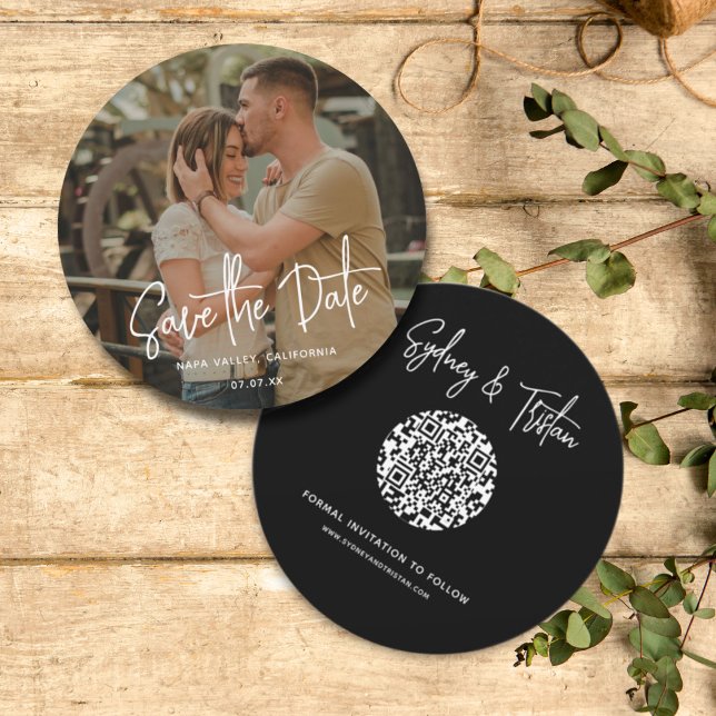 Convite Foto simples moderna Salve a data Casamento do Cód (Modern Simple Photo Save the Date Wedding Invitation with Round QR Code Wedding Invite, Front /Back)