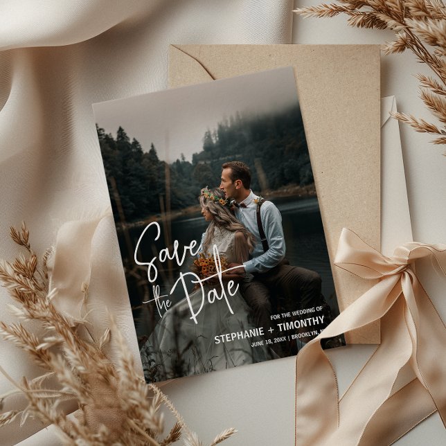 Convite Foto Simples Salvar Data Casamento de Código QR (Simplify your RSVP with our QR code save-the-date, adding an unforgettable touch to your special day)