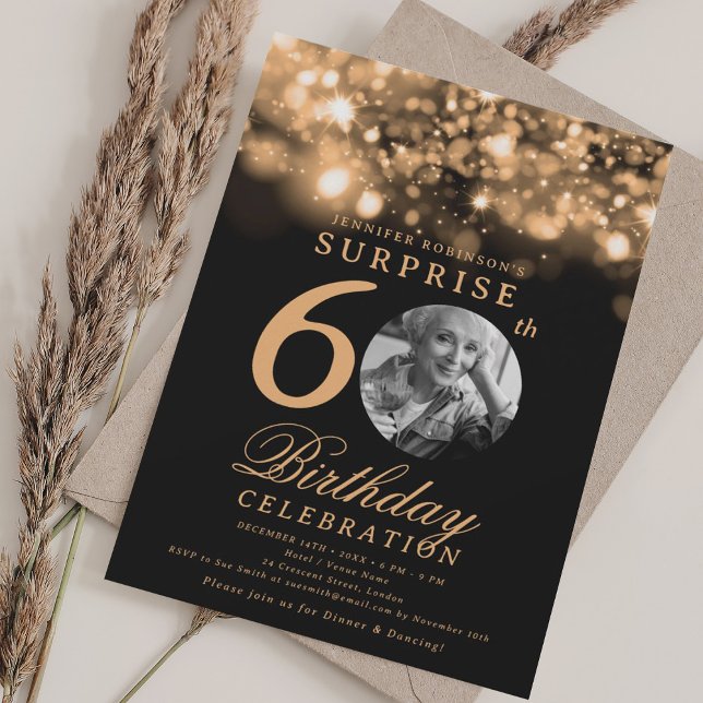 Convite Foto SURPRESA 60º Aniversário Dourado Meia-Noite (SURPRISE Photo 60th Birthday Gold Midnight Glam Invitation)
