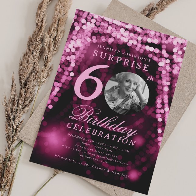 Convite Foto SURPRESA 60º Aniversário Luzes de Vidro Rosa  (SURPRISE Photo 60th Birthday Hot Pink Glam Lights Invitation)