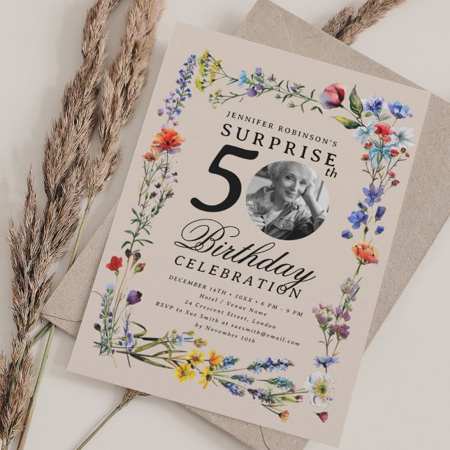 Convite Foto Surpresa de Flor Selvagem 50º Aniversário Cha (Wildflower Photo SURPRISE 50th Birthday Champagne Invitation)