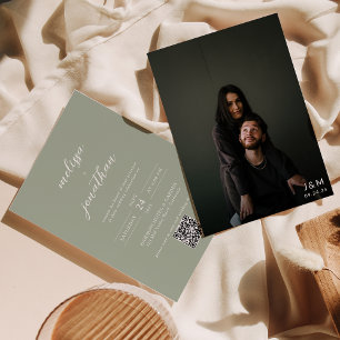Convite Foto Verde do Modern Sage Monograma Código QR Casa