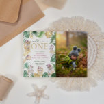 Convite Foto Wild One Jungle Safari Animal primeiro aniver<br><div class="desc">Ouro bonito e selva verde & safari com o tema "Wild One",  convite para primeiro aniversario fotográfico com animais selvagens e folhas tropicais design com o padrão de ouro e folha verde no verso. Exemplo de imagem por "Pexels" de Pixabay.</div>