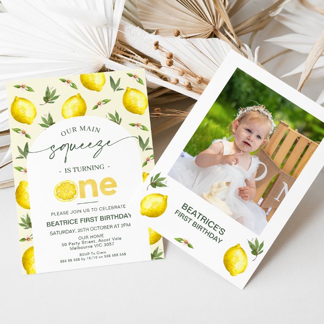 Convite Fotografia Arch Lemon Nosso primeiro aniversario d (Girls Our Main Squeeze 1st Birthday Invitation Template, Modern Lemon Themed 1st Birthday Invitation)