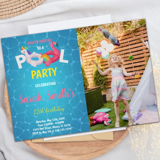 Convite Fotografia do Unicorn Flamingo Piscina Birthday (Unicorn Flamingo Pool Birthday Invitations photo)