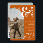 Convite Fotos em negrito nome script Arch do casamento lar<br><div class="desc">Um convite de casamento moderno e ousado com nomes personalizados com caligrafia escrita à mão e letra serif, 2 nomes, 2 estilos. Todos os textos, nomes e cores de fundo são personalizáveis com 2 fotos e fotos em forma de arco com terracota laranja arborizada enferrujada. Um convite simples e minimalista,...</div>