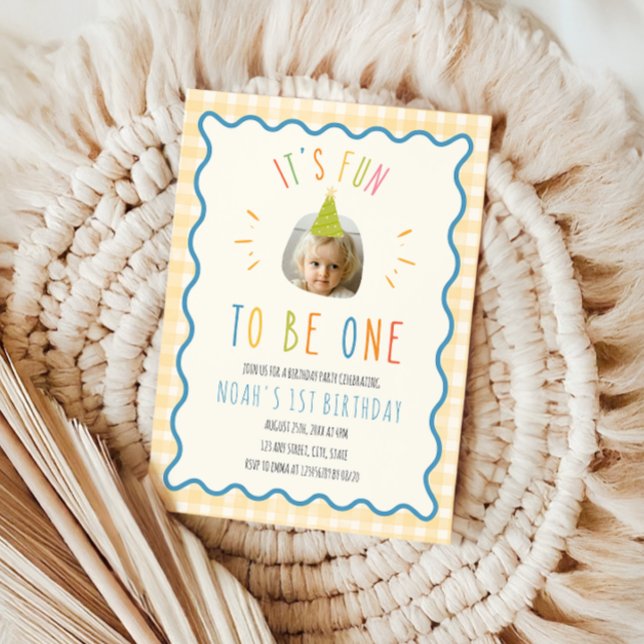 Convite Fun To Be One Photo Yellow Gingham 1st Birthday (Its fun to be one 1st Birthday Invitation)