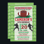 Convite Futebol americano de Kids ou Aniversário Adulto<br><div class="desc">Celebre a sua festa de aniversário temática de futebol americano para o seu filho, adolescente ou adulto com este legal design de convite. Apresentando um fundo verde e listras brancas que se assemelha ao campo de futebol. Um tema de excelente para aniversários, meninos ou meninas que amam futebol e que...</div>