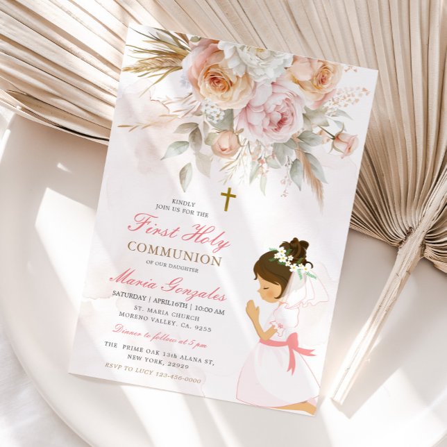 Convite Garota Rezando a Santa Sagrada Comunhão Rosa (Criador carregado)