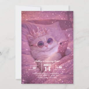 Convite Gata Princesa Mimada Enviando Mensagens na Cama