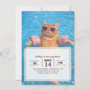 Convite Gato Glamouroso à Beira da Piscina Flutuando com E