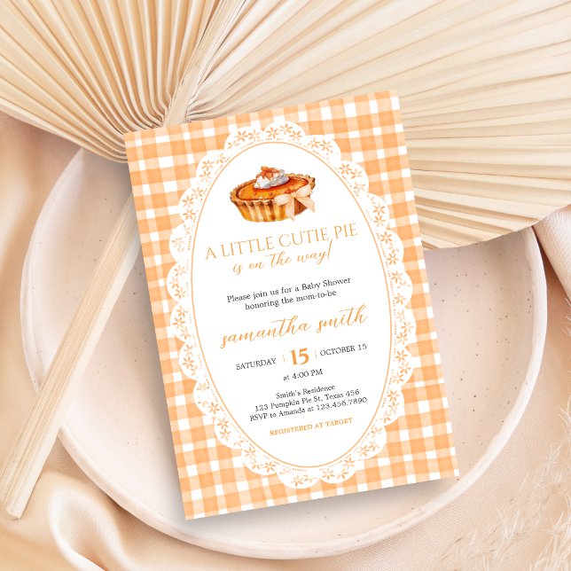 Convite Gingham Little Cutie Pie Chá de fraldas (Little Cutie Pie Gingham Pumpkin Baby Shower Invitation)